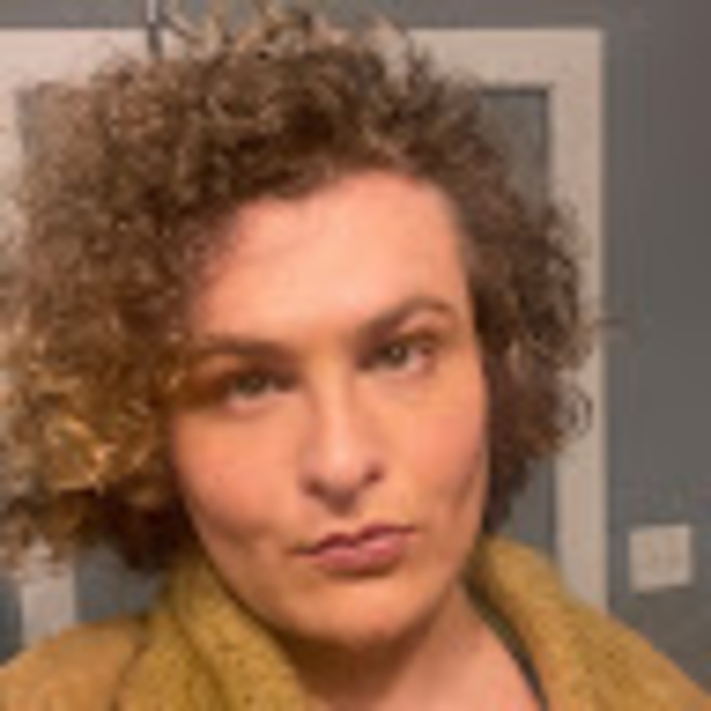 Meet your Posher, Ellis